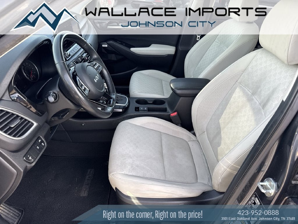 Used 2023 Kia Seltos SX w/ SX Sunroof Package AWD/4WD image 13