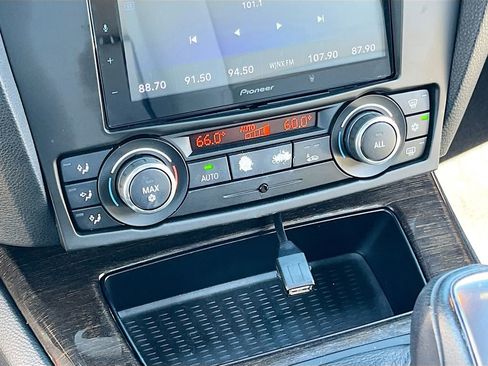 Used 2011 BMW 328i Convertible image 27