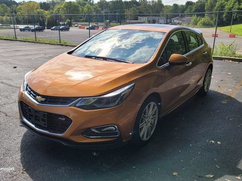 Used 2017 Chevrolet Cruze Premier FWD image 2