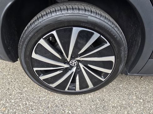 Used 2024 Volkswagen ID.4 Pro AWD/4WD image 20