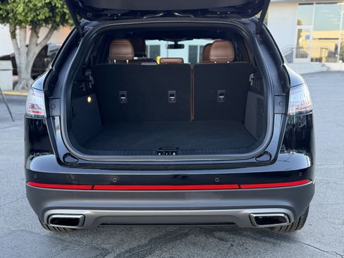 Certified 2023 Lincoln Nautilus Reserve image 10