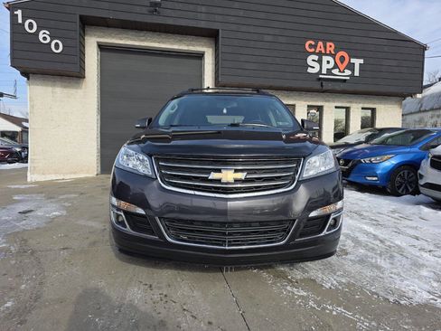 Used 2016 Chevrolet Traverse LT image 2