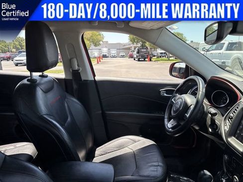 Used 2017 Jeep Compass Trailhawk w/ Leather Interior Group AWD/4WD image 18