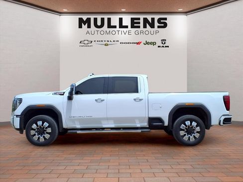 Used 2024 GMC Sierra 2500 Denali w/ Denali Reserve Package AWD/4WD image 8
