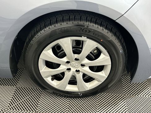 Used 2022 Toyota Corolla LE image 11