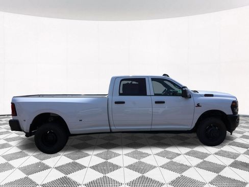 New 2026 RAM 3500 Tradesman AWD/4WD image 22