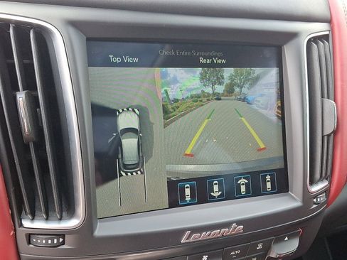 Used 2019 Maserati Levante Trofeo AWD/4WD image 19