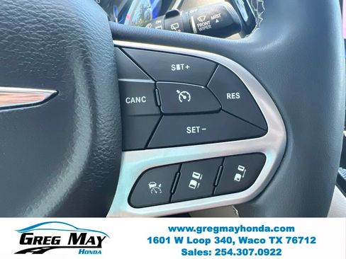 Used 2022 Chrysler Pacifica Touring-L FWD image 28
