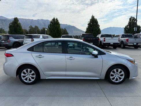Used 2024 Toyota Corolla LE image 2