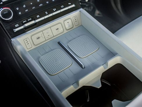 Used 2024 Hyundai Santa Fe Calligraphy image 27