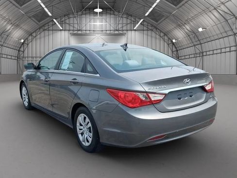 Used 2011 Hyundai Sonata GLS FWD image 3