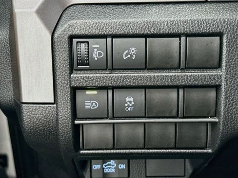 Used 2024 Toyota Tacoma SR5 AWD/4WD image 17