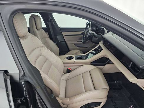 Used 2022 Porsche Taycan 4S image 10