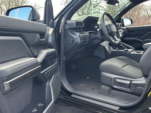 New 2026 Toyota 4Runner SR5 image 3