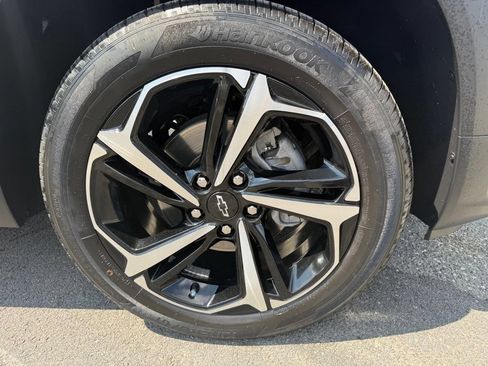 Used 2023 Chevrolet TrailBlazer RS w/ Convenience Package AWD/4WD image 9