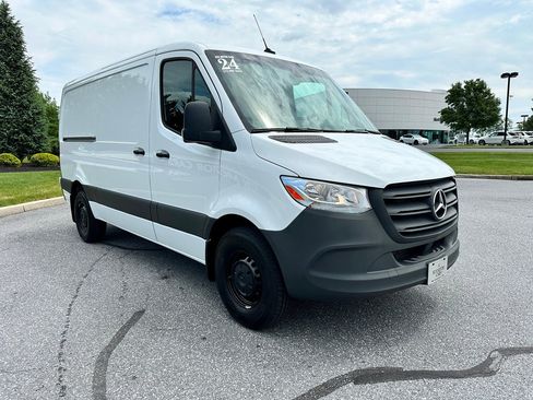 Used 2024 Mercedes-Benz Sprinter 2500 image 1