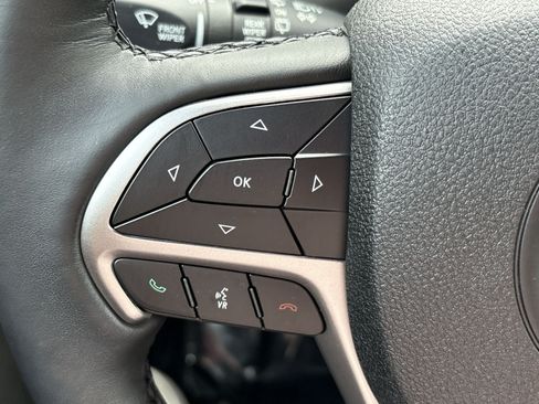 Used 2018 Jeep Grand Cherokee Limited AWD/4WD image 24