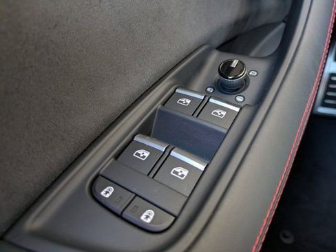 Used 2024 Audi RS Q8 4.0T image 24