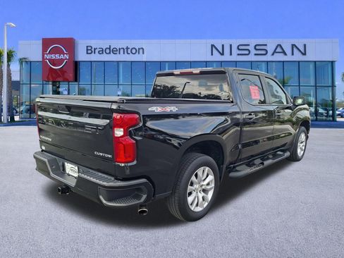 Used 2020 Chevrolet Silverado 1500 Custom w/ Custom Value Package AWD/4WD image 5