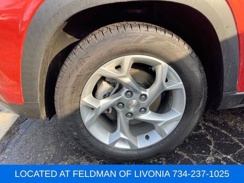 Used 2024 Chevrolet Trax LS w/ LS Convenience Package image 5