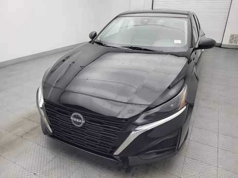 Used 2024 Nissan Altima 2.5 SV image 15