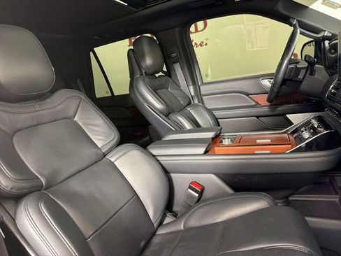 Used 2023 Lincoln Navigator Reserve AWD/4WD image 16