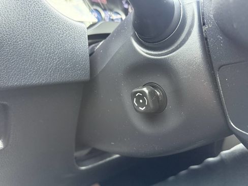 Used 2015 Lexus GX 460 image 25