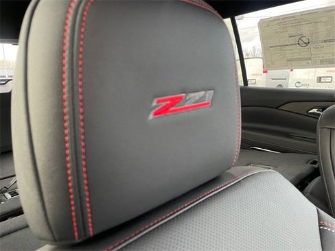 New 2026 Chevrolet Traverse Z71 w/ Driver Confidence Package image 36