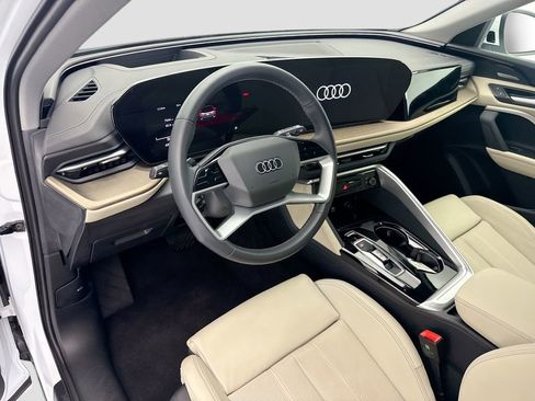 Certified 2025 Audi Q5 Premium Plus w/ Premium Plus AWD/4WD image 9