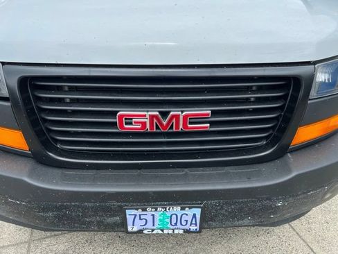 Used 2021 GMC Savana 3500 w/ Driver Convenience Package RWD image 9