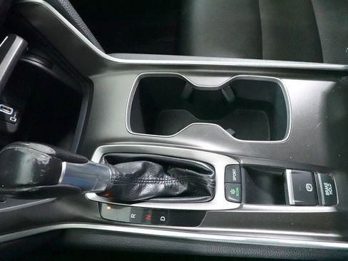 Used 2018 Honda Accord Sport image 13