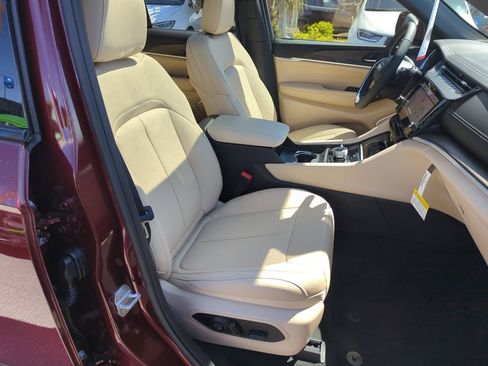 New 2026 Jeep Grand Cherokee Limited w/ Limited Altitude Package AWD/4WD image 38