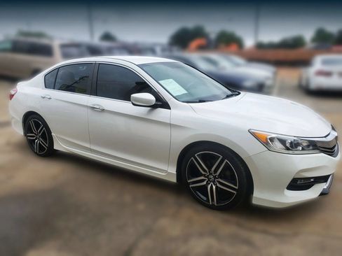 Used 2016 Honda Accord Sport image 15