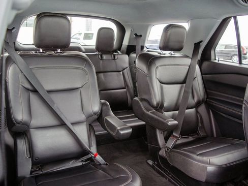 Used 2022 Ford Explorer XLT w/ Equipment Group 202A image 34