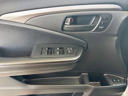 Used 2022 Honda Pilot TrailSport image 11