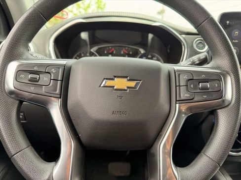 Used 2025 Chevrolet Blazer LT AWD/4WD image 16