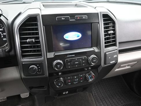 Used 2020 Ford F150 XLT w/ Equipment Group 302A Luxury AWD/4WD image 17
