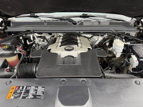 Used 2018 Cadillac Escalade Platinum image 43