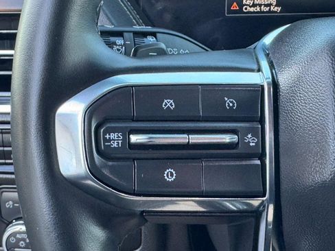 Used 2025 GMC Yukon XL Denali image 21