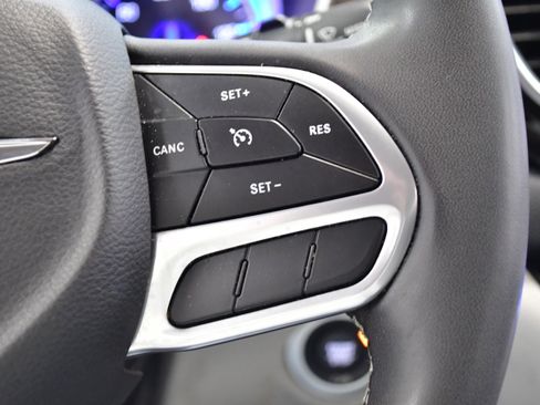 Used 2023 Chrysler Voyager LX FWD image 24