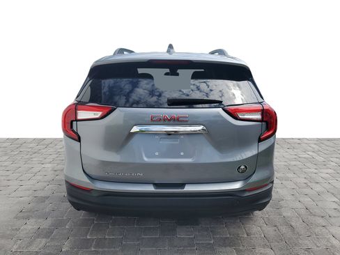 Used 2024 GMC Terrain SLE w/ Driver Convenience Package FWD image 5
