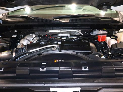 Used 2024 Chevrolet Silverado 2500 LT image 9