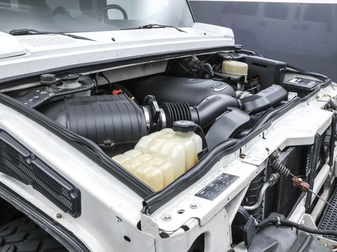 Used 2003 HUMMER H2 Luxury w/ Preferred Equipment Group image 17