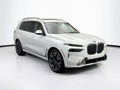 New 2026 BMW X7 xDrive40i image 3