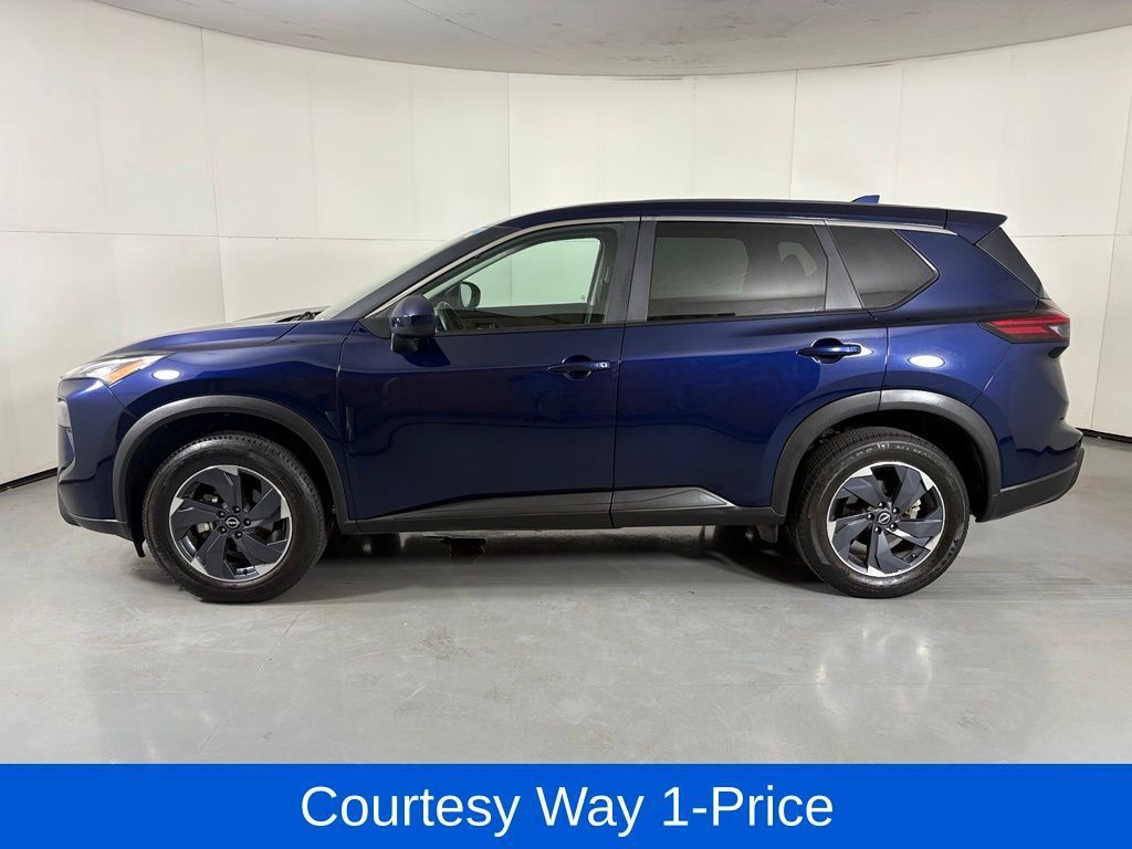 Used 2024 Nissan Rogue SV FWD image 6