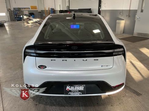 New 2026 Toyota Prius Plug-In Hybrid FWD image 5