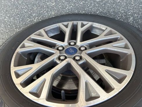 Used 2022 Ford Escape SEL image 9