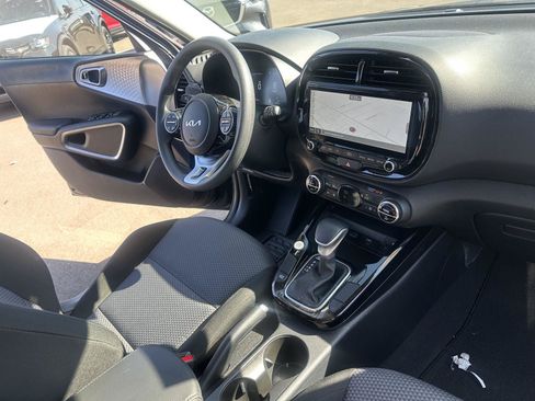 Used 2025 Kia Soul S FWD image 10
