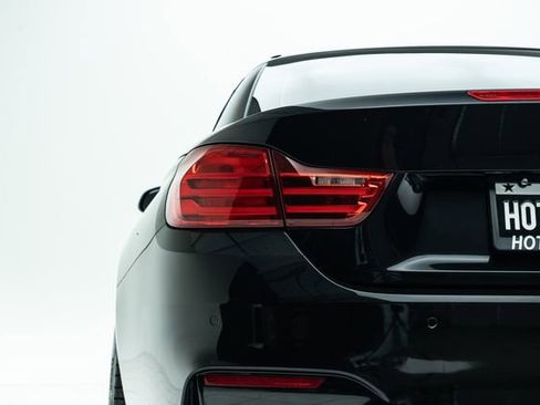 Used 2015 BMW M4 Convertible image 17