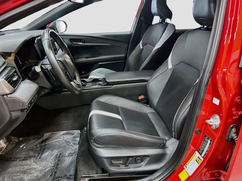 Used 2025 Toyota Camry SE w/ Convenience Package FWD image 20